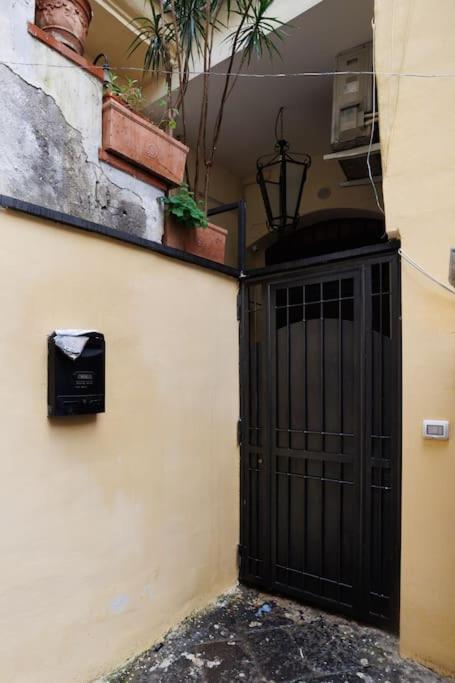 The San Gregorio Armeno Apartment By HouseinNapoli Eksteriør bilde
